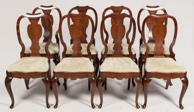 EIGHT QUEEN ANNE-STYLE DINING CHAIRS Early 20th Century