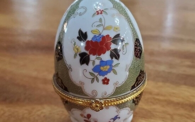 Egg shaped ceramic jewelry box