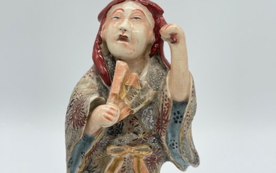 Figure - Satsuma figure of a lady with fan - Porcelain - Japan (No Reserve Price)