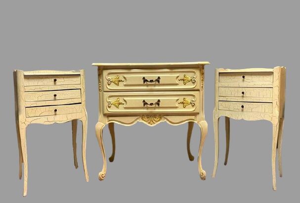 Furniture set - including 1 chest of drawers and 2 nightstands - Rococo Style - Lacquered wood - 20th century