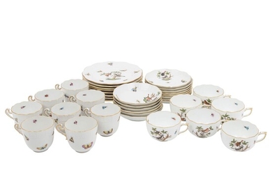 HEREND Service à café et à thé de 36 pièces 'Rothschild', 20e s. 8 tasses...
