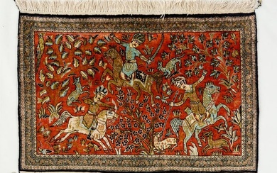 INDIAN SILK CARPET SHOWING HUNTING SCENES
