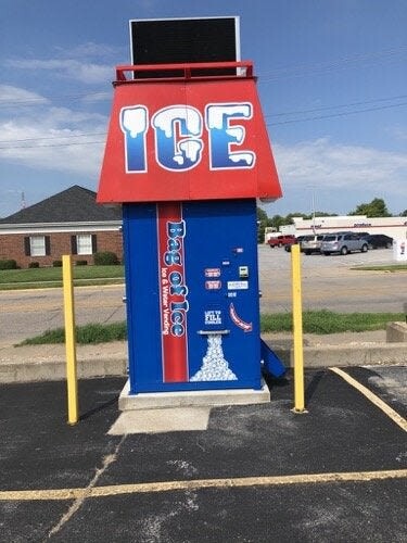 Ice Machine Quincy IL w/ 98yr Real Estate Land Lease