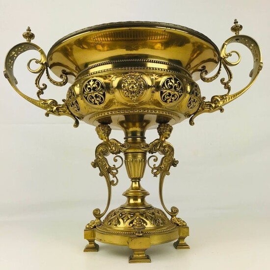 In the manner of Elkington & Co. - Center Piece on Putto supports (6.2kg) - Victorian - Bronze (gilt) - Late 19th century