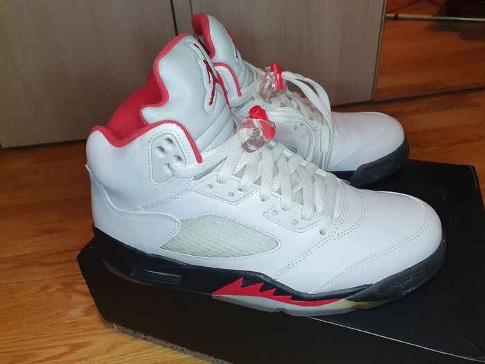 Jordan - Jordan 5 Retro Fire Red Sneakers - Size: 41