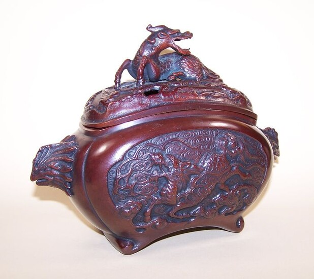 Korō 香炉 (incense burner) - Patinated bronze - Qilin - A high-quality patinated 'takaoka' bronze censer ('koro') - Japan - ca 1950s (Early Showa)