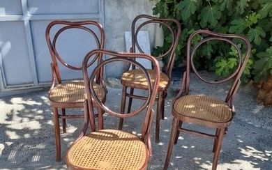 LS Thonet - Chairs in curved beech and Vienna straw (4)