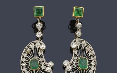 Long earrings with four emeralds
