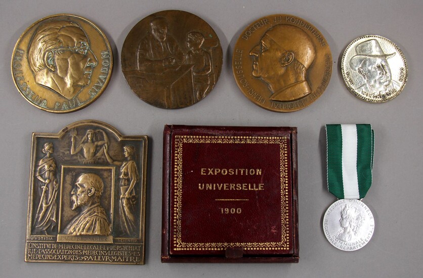Lot de médailles en bronze et divers concernant... - Lot 1 - Kahn & Associés