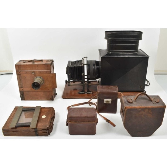 [Magic lantern] Early 20th century magic lantern and camera paraphernalia Philips magic lantern w. black...