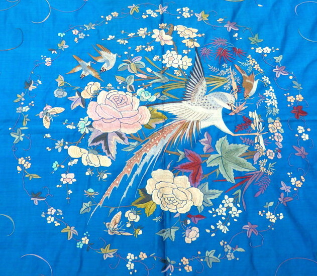 Magnificent antique Chinese blue silk quilt with embroideredbirds and flowers - Silk - China - 19th century