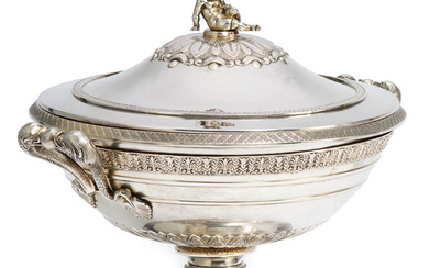 Messulam | FOOTED SILVER LID BOWL WITH DOLPHIN DECOR
