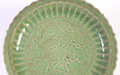 Ming dyn. Celadon Longquan porcelan charger, depicting kylin