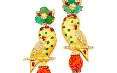 Pair of articulated "Perched owls" ear pendants in 18k yellow gold (750‰), rubies, emeralds