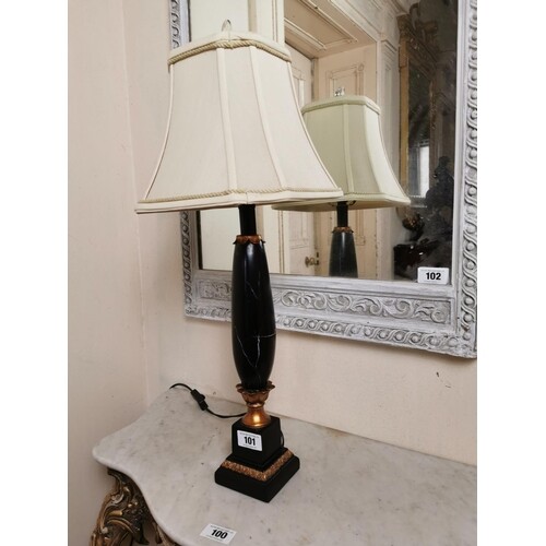 Pair of decorative table lamps with gilded metal and marbeli...