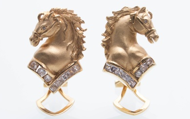 Pair of ear clips in 18 kt gold (2)