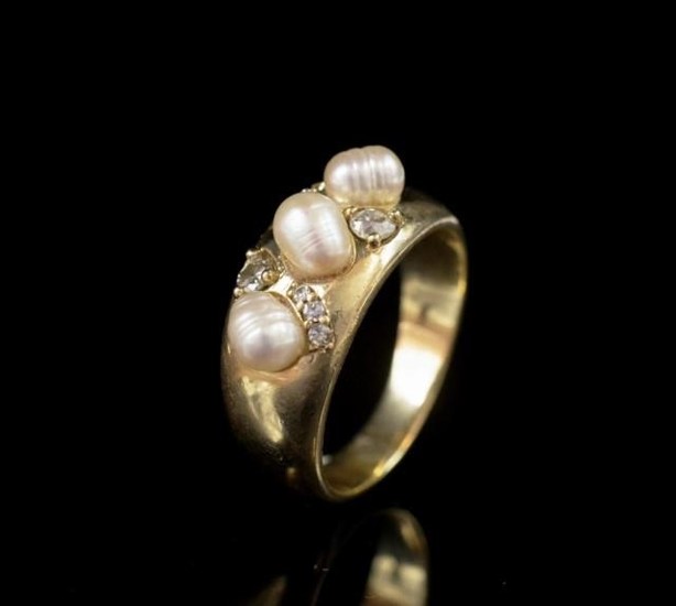 Pearl, diamond and sapphire set yellow gold ring marked 375 ...