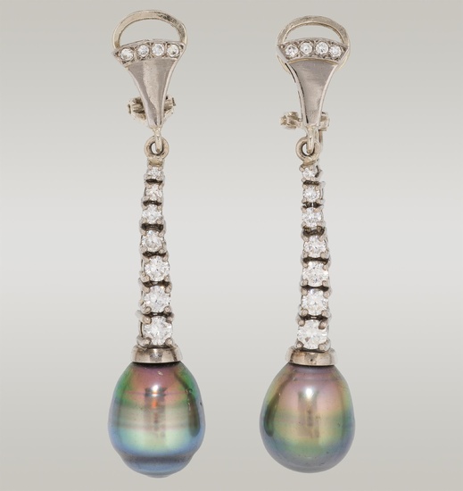 Pearl earclips with diamonds 2nd half 20th century 14k white...