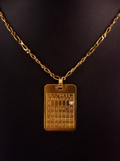 Pendentif plaque "Avril" en or jaune 750/1000, avec sa chaîne...