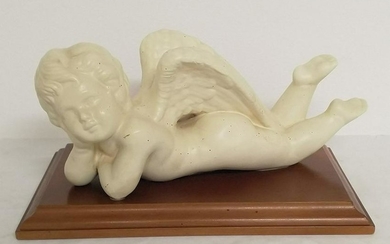 Putto in resin
