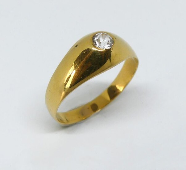 RING yellow gold ring set with a diamond mass. Gross weight 4.1 g TDD 61