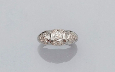 Ring ring in rhodium-plated yellow gold, 750 MM, covered with brilliant-cut diamonds, size: 52, weight: 3.7gr. rough.