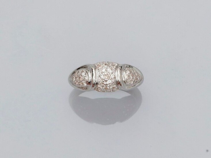 Ring ring in rhodium-plated yellow gold, 750 MM, covered with brilliant-cut diamonds, size: 52, weight: 3.7gr. rough.
