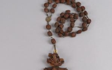 Rosenkranz mit großem geschnitzten Kreuzanhänger