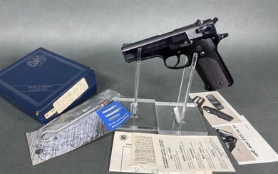 SMITH & WESSON MODEL 59 PISTOL IN BOX VERY NICE
