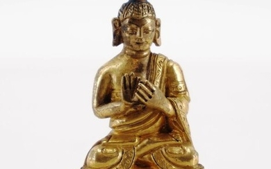 Sculpture - Gilt bronze - A rare small GILT BRONZE OF BUDDHA - China - Qianlong (1736-1795)