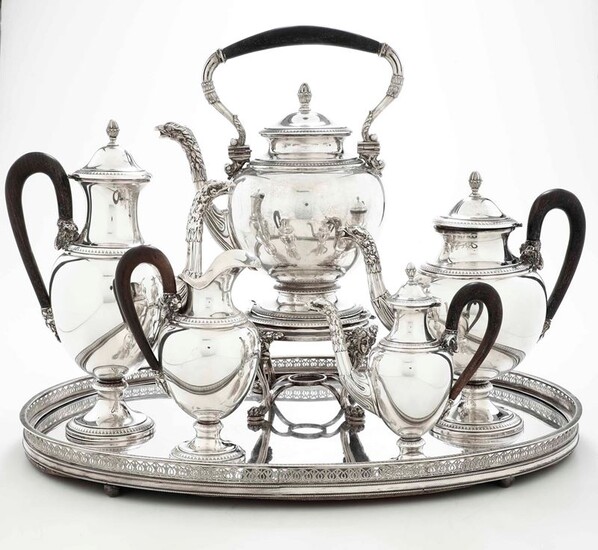 Servizio da tè e caffè in argento. Argenteria milanese del XX secolo. Argentiere Miracoli