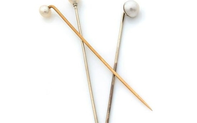 Set of three gold pins set with pearls, probably natural Gross weight: 4 g