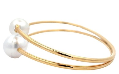 South Sea Pearl Diamond Bangle Bracelet 0.12 CTS 9.5-10 MM 18 Karat Yellow Gold