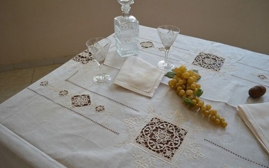 Spectacular!! tablecloth x 12 in 100% pure linen with hand needle stitch embroidery - Linen - AFTER 2000