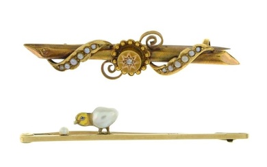 Two early 20th century 15ct gold brooches