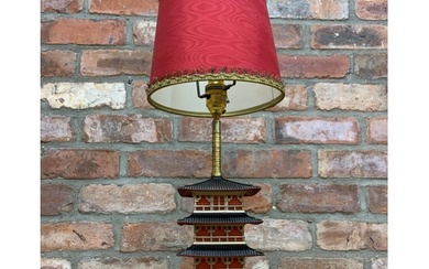 Unusual Vintage Japanese kitsch Art Deco style pagoda lamp w...