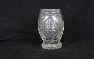 VAL SAINT-LAMBERT (?), grand vase en cristal taillé,(petites égrenures intérieures) ht : 25