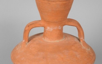 Vase à ansesTerre cuite orangée.Epoque romaine.... - Lot 201 - Vermot et Associés