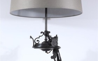 (-), bronzen tafellamp met de stam in de...