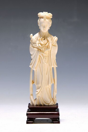 ivory carving of a Guanyin, China, around 1900-20,...
