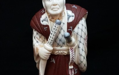 סמוראי, פסל מגולף בשנהב ממותה ביד מאסטר, חותמת אדומה,...