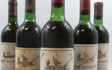 9 bouteilles 2 bts : CHÂTEAU BEYCHEVELLE 1964 4è GC Saint Julien (haute épaule, étiquettes fanées)