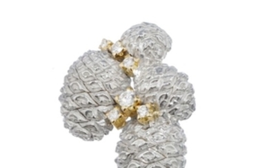 Gilbert Albert, pendentif pommes de pin argent serti de diamants taille brillant