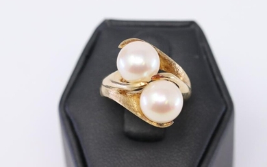 14k Ladies Pearl Ring
