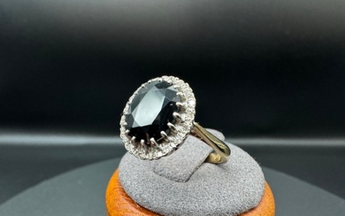 18ct Yellow Gold Oval Cut Sapphire & Diamond Ring Size P Wei...