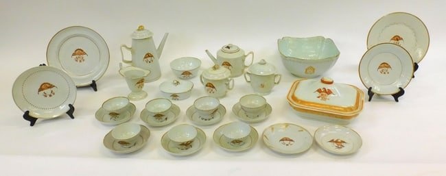 (29) Pieces of Lowestoft Porcelain. Late 18th /