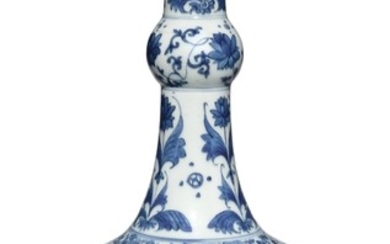 A BLUE AND WHITE 'FIGURAL' GARLIC-NECK BOTTLE VASE MING DYNASTY, CHONGZHEN PERIOD