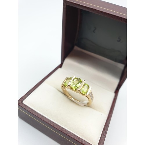 9ct yellow gold diamond and peridot ring, size L weight 3.2g