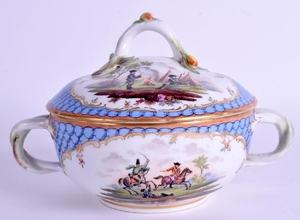 A 19TH CENTURY TWIN HANDLED GERMAN PORCELAIN BOX AND