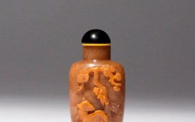 A CHINESE AGATE 'HORSE AND MONKEY' SNUFF BOTTLE 19TH CENTURY...